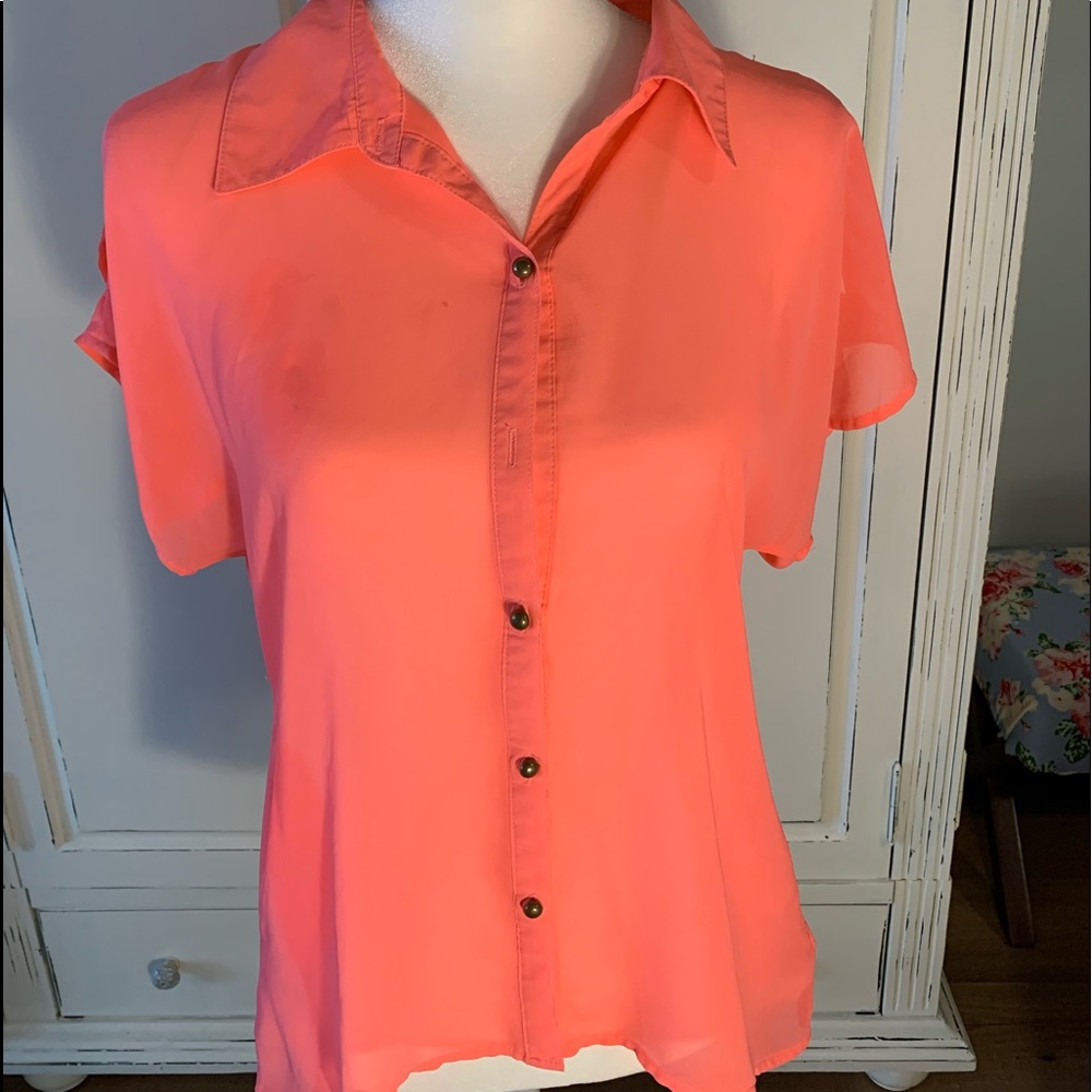 Coral blouse with slit on shoulders